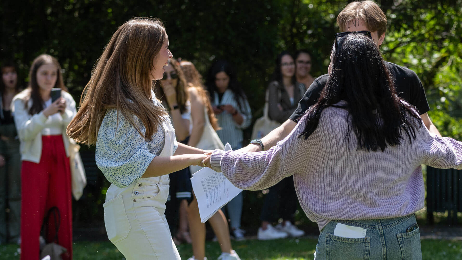 jovens a dançar no open day